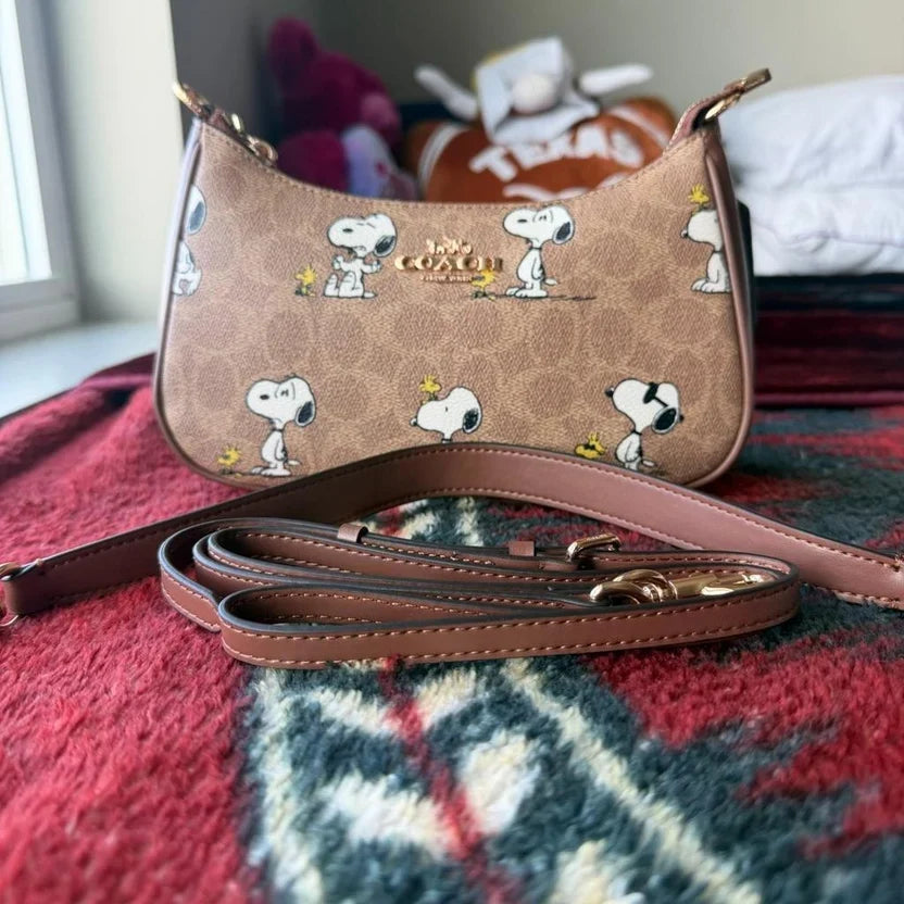 Coach x Peanuts Teri Shoulder Bag in Signature Canvas with Snoopy Print NWT (CBJ88)